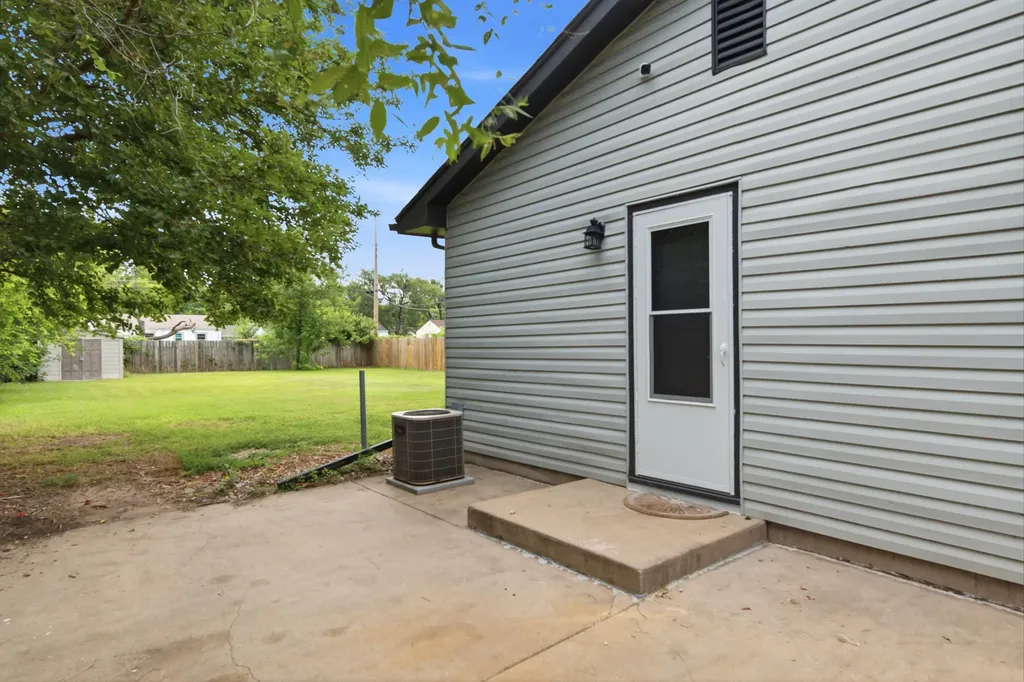 2450 S St Clair Avenue Wichita KS 67217