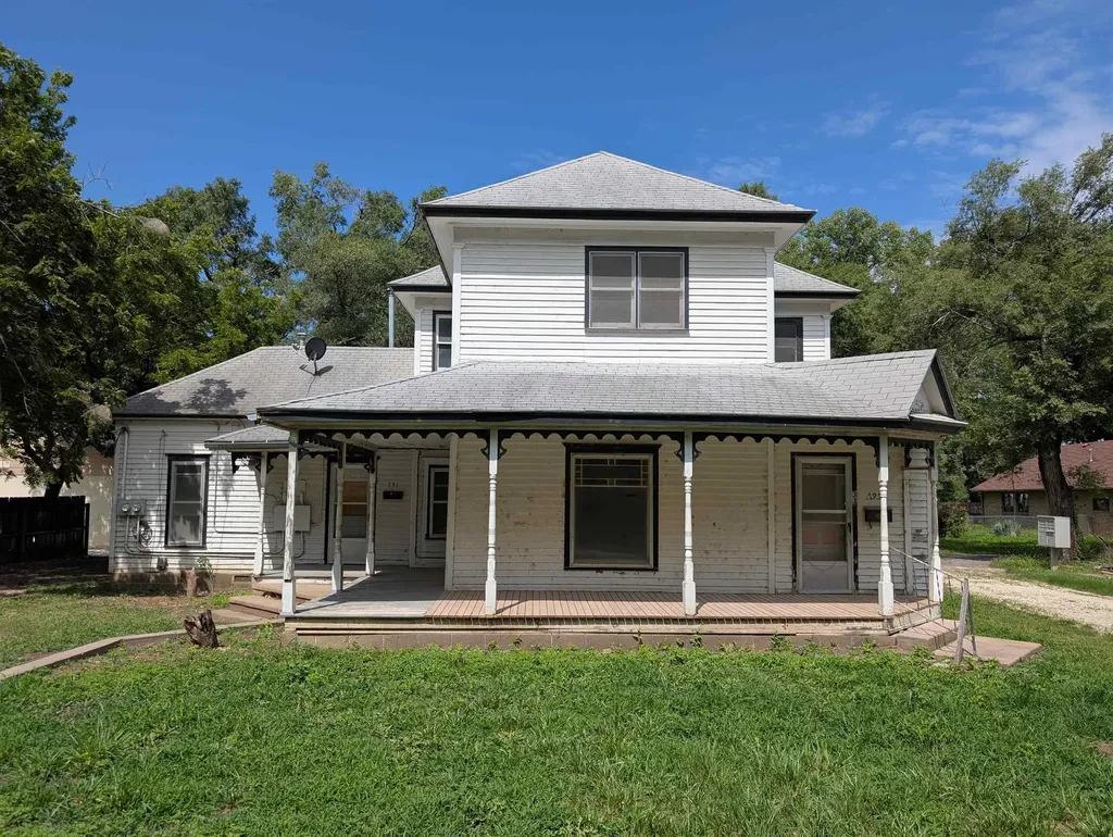 731 Bluff Augusta KS 67010
