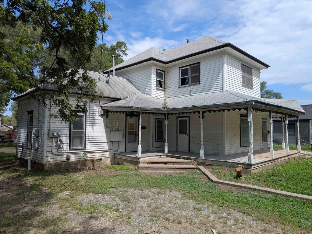 731 Bluff Augusta KS 67010