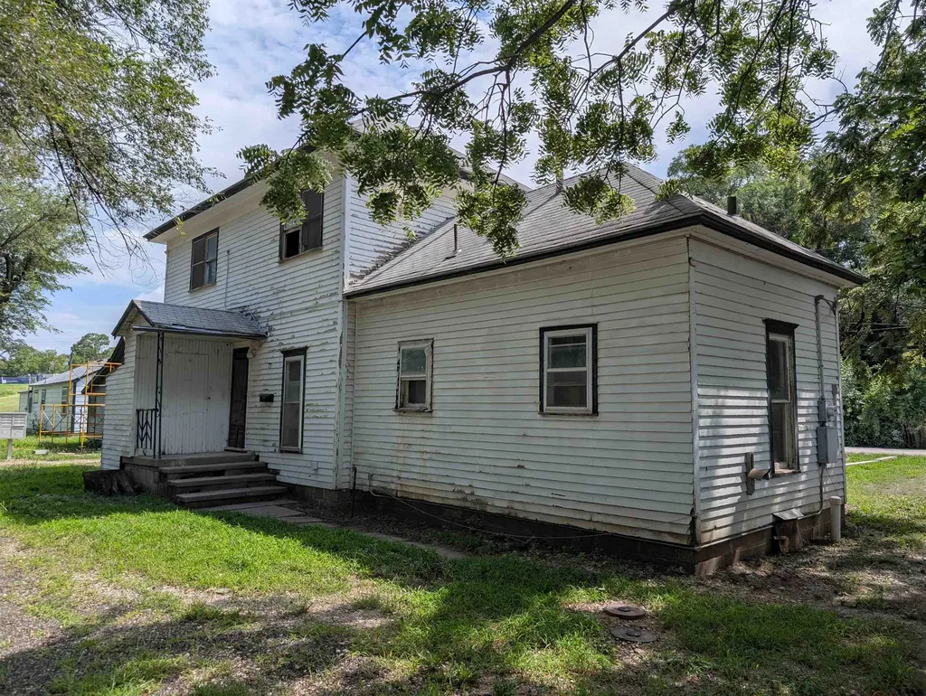 731 Bluff Augusta KS 67010
