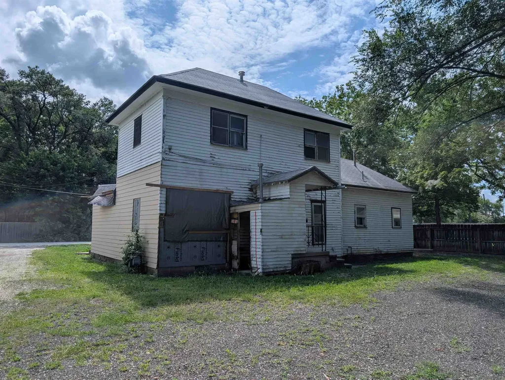 731 Bluff Augusta KS 67010