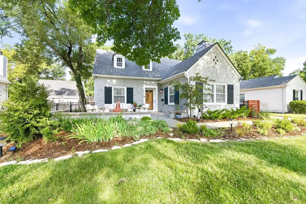 Wichita KS, 211 N Battin Avenue