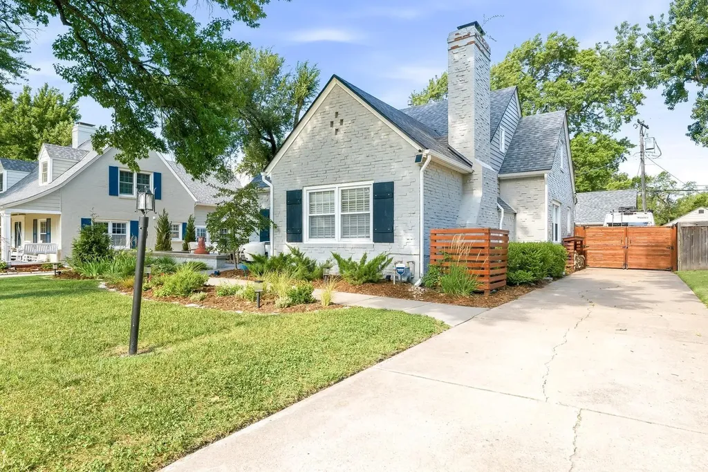 211 N Battin Avenue Wichita KS 67208