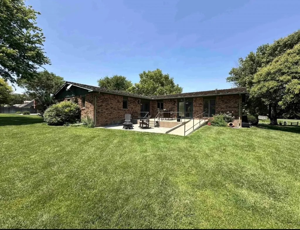 1009 Ruth Ann Drive Dodge City KS 67801