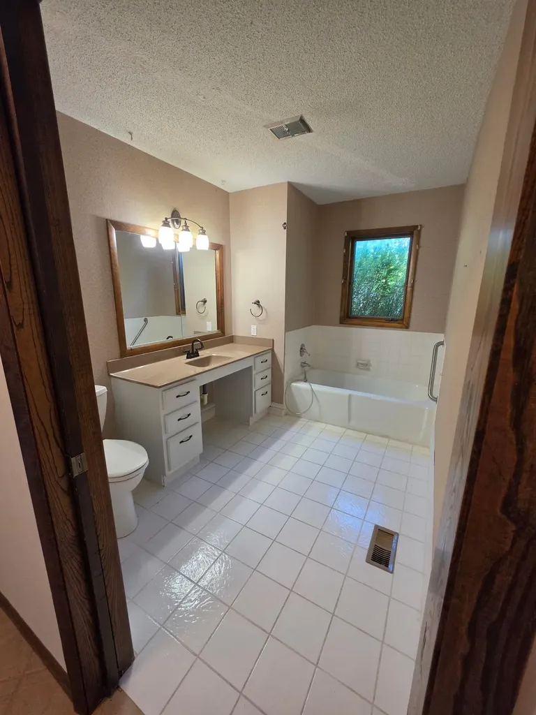 1009 Ruth Ann Drive Dodge City KS 67801