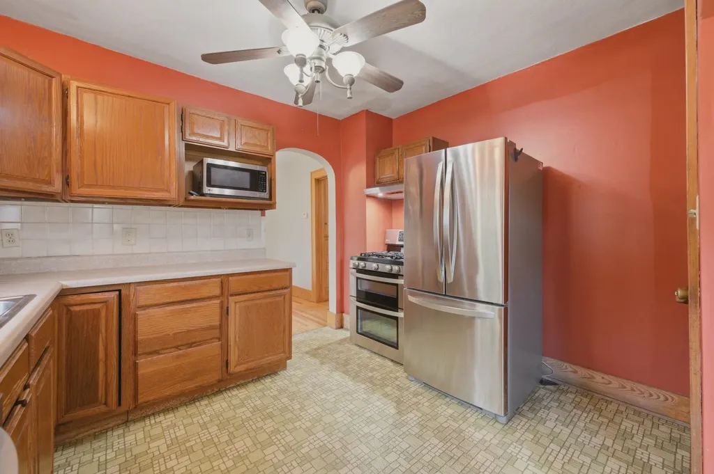 924 N Amidon Avenue Wichita KS 67203-3113