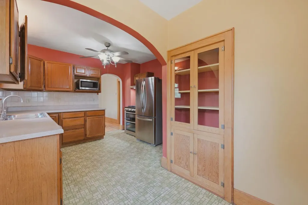 924 N Amidon Avenue Wichita KS 67203-3113