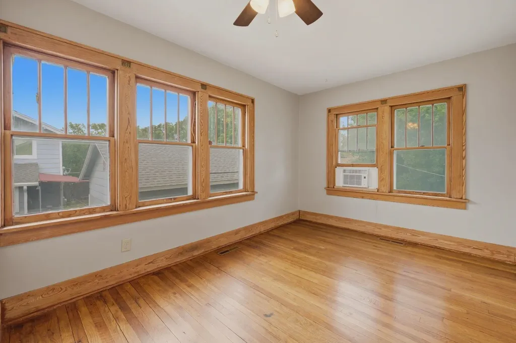 924 N Amidon Avenue Wichita KS 67203-3113