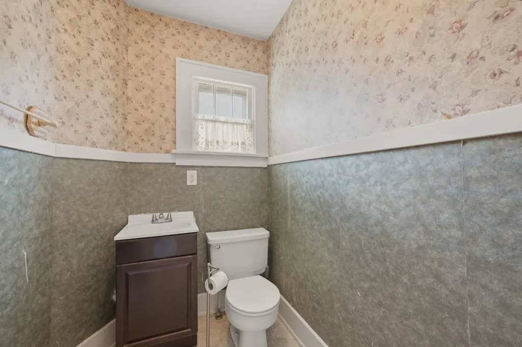 924 N Amidon Avenue Wichita KS 67203-3113