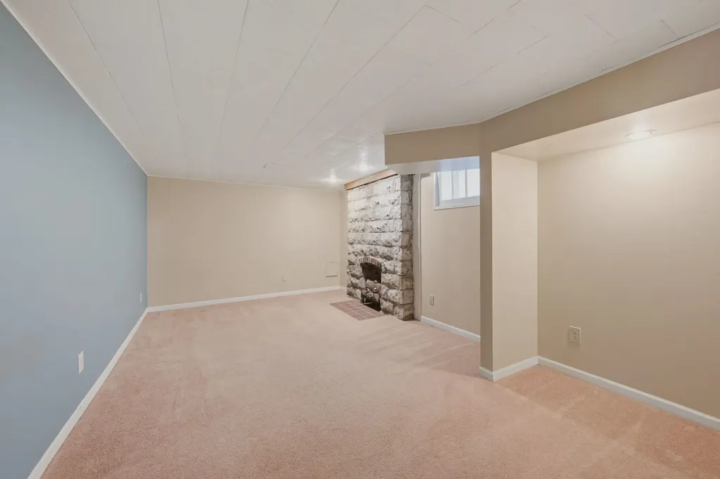 924 N Amidon Avenue Wichita KS 67203-3113