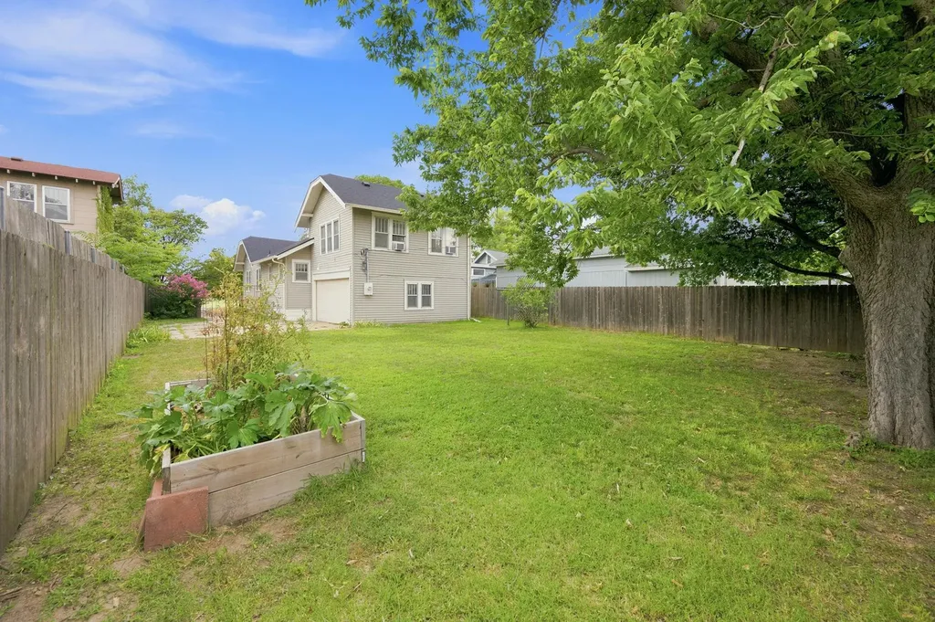 924 N Amidon Avenue Wichita KS 67203-3113