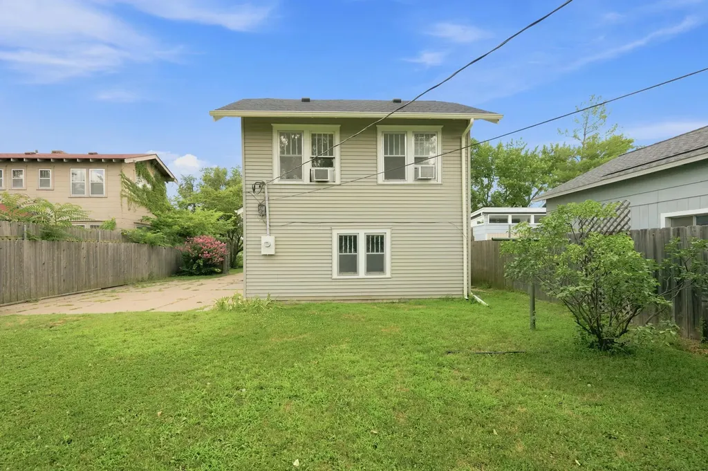 924 N Amidon Avenue Wichita KS 67203-3113