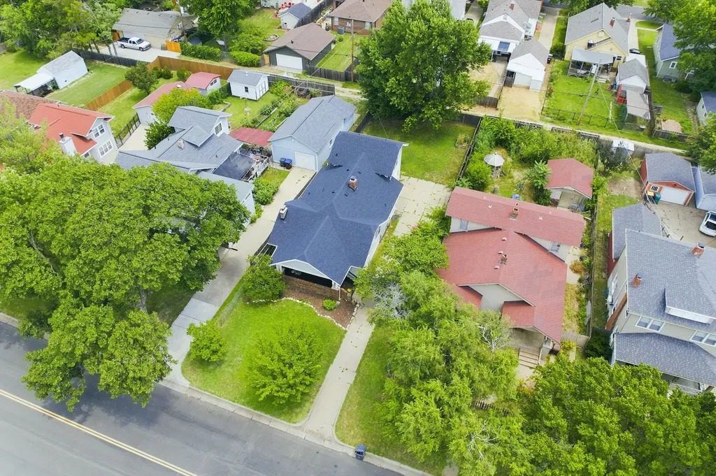924 N Amidon Avenue Wichita KS 67203-3113