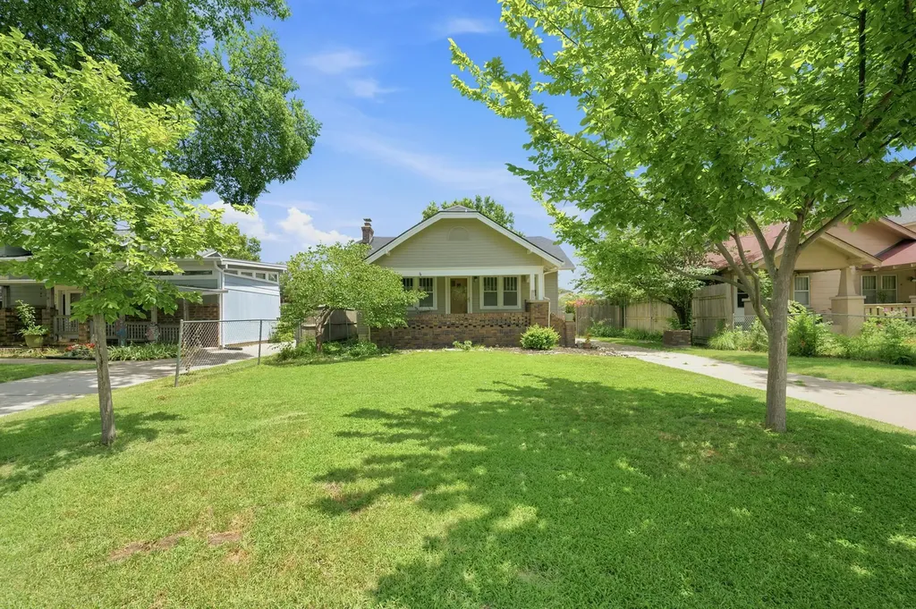 924 N Amidon Avenue Wichita KS 67203-3113