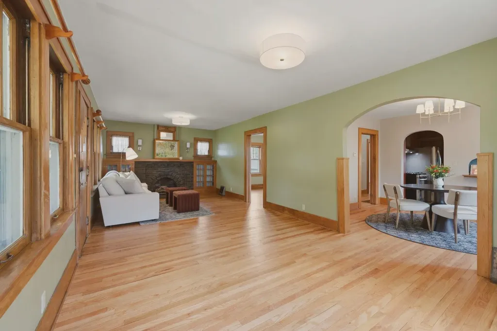 924 N Amidon Avenue Wichita KS 67203-3113