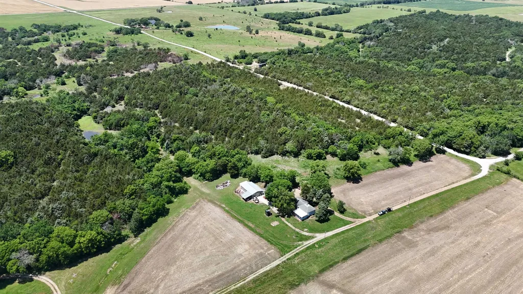 8749 700 Road Fredonia KS 66736