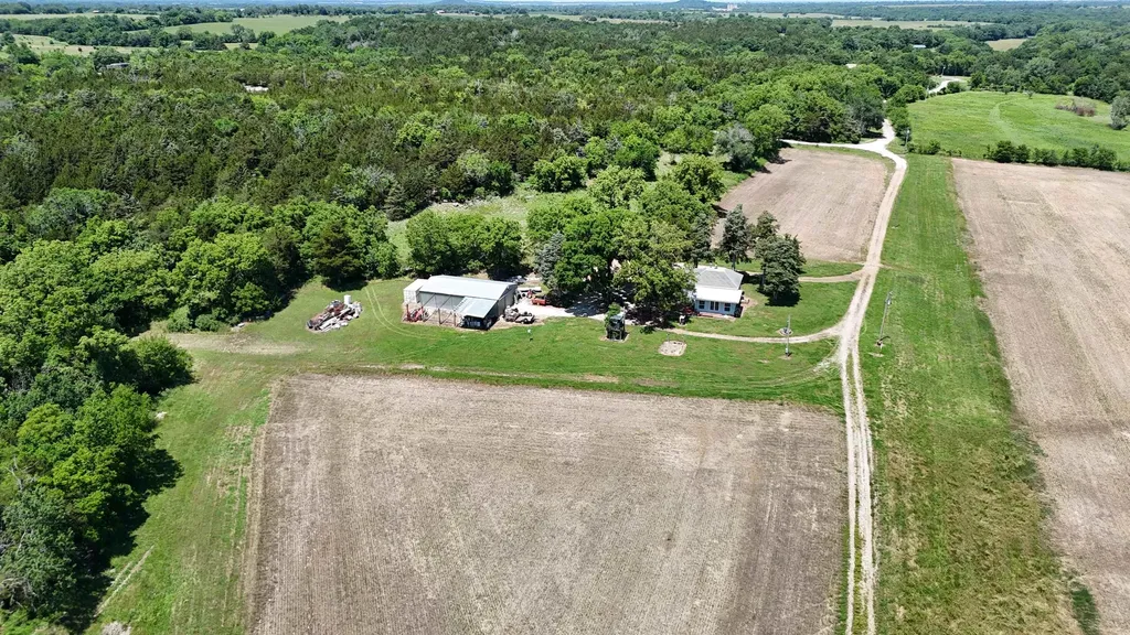 8749 700 Road Fredonia KS 66736
