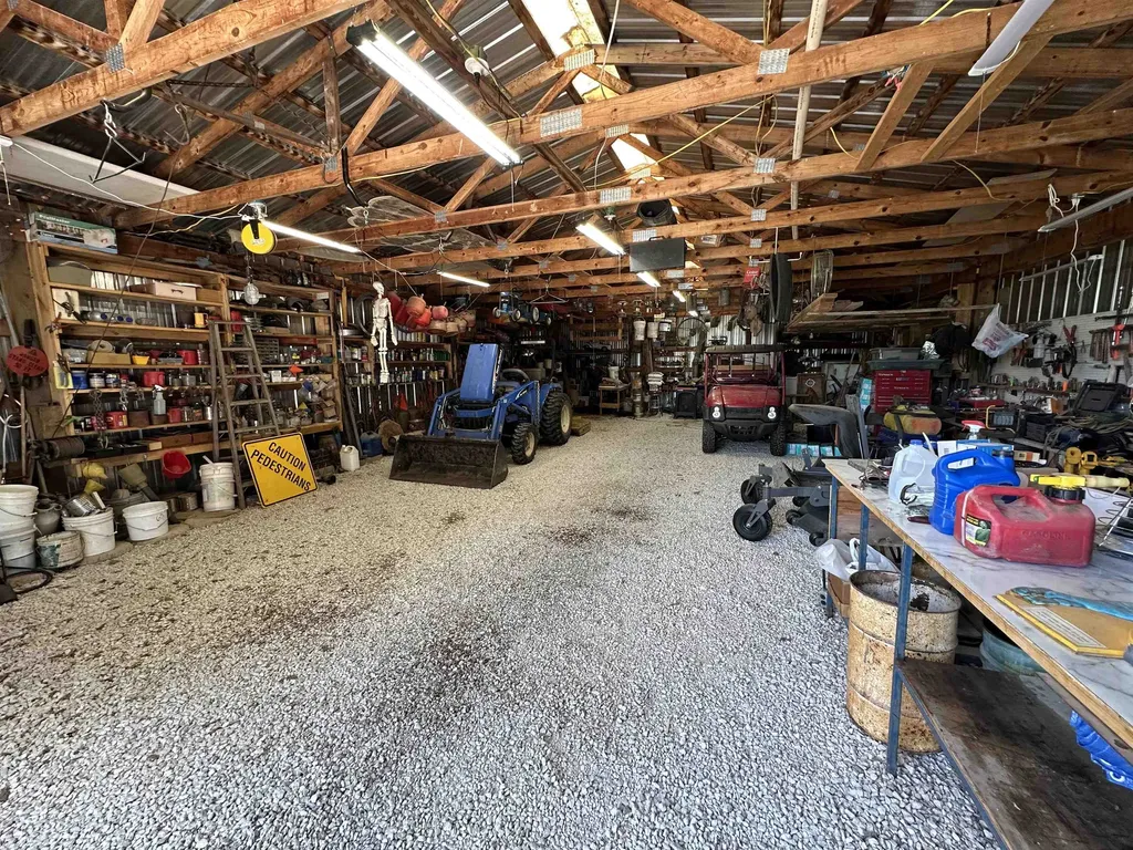 8749 700 Road Fredonia KS 66736