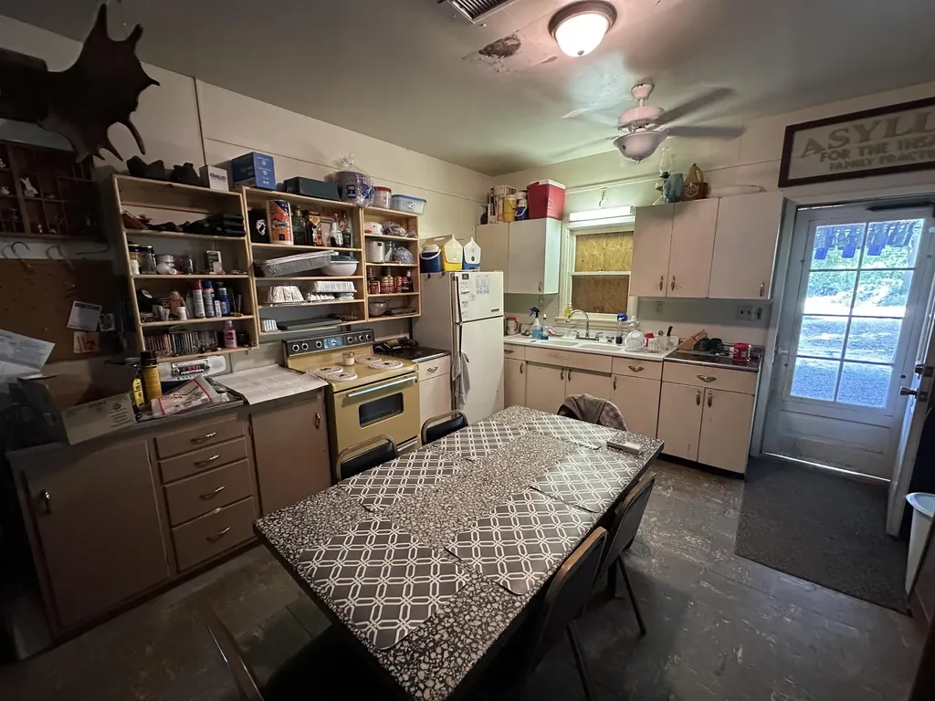 8749 700 Road Fredonia KS 66736