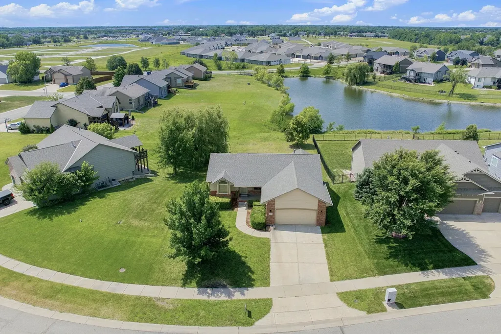 2421 N Fieldstone Street Andover KS 67002