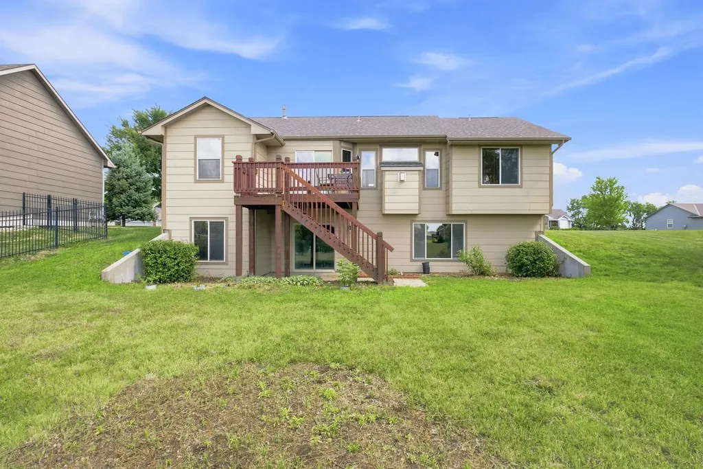 2421 N Fieldstone Street Andover KS 67002