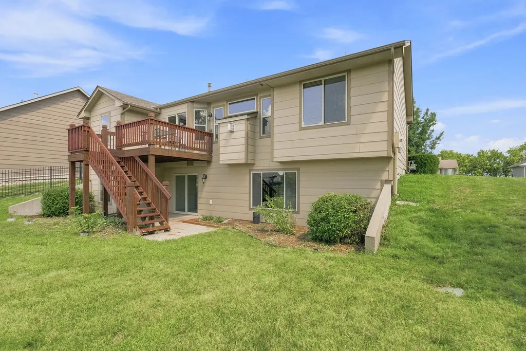 2421 N Fieldstone Street Andover KS 67002