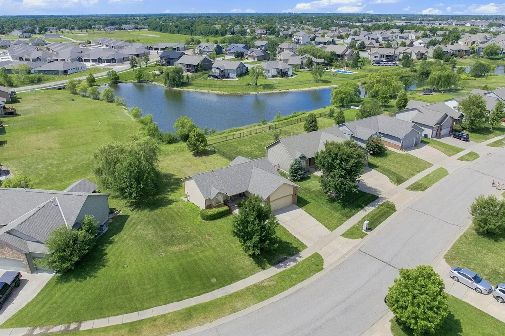 2421 N Fieldstone Street Andover KS 67002
