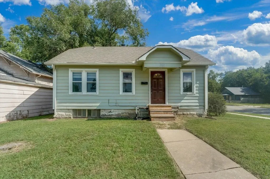 350 E Clark Avenue Augusta KS 67010