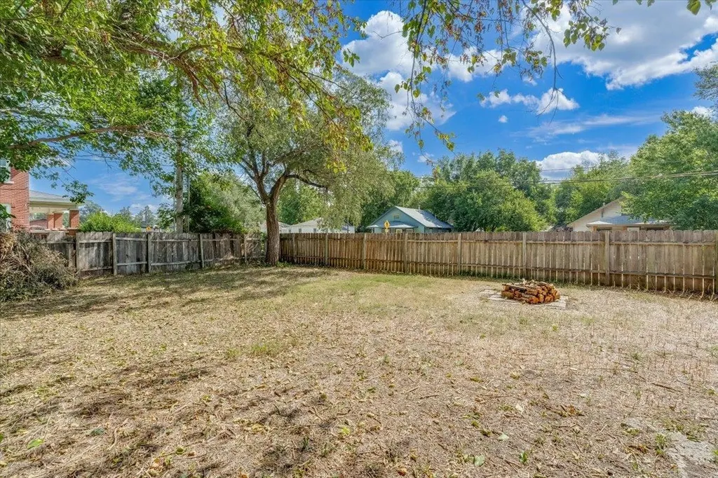 350 E Clark Avenue Augusta KS 67010