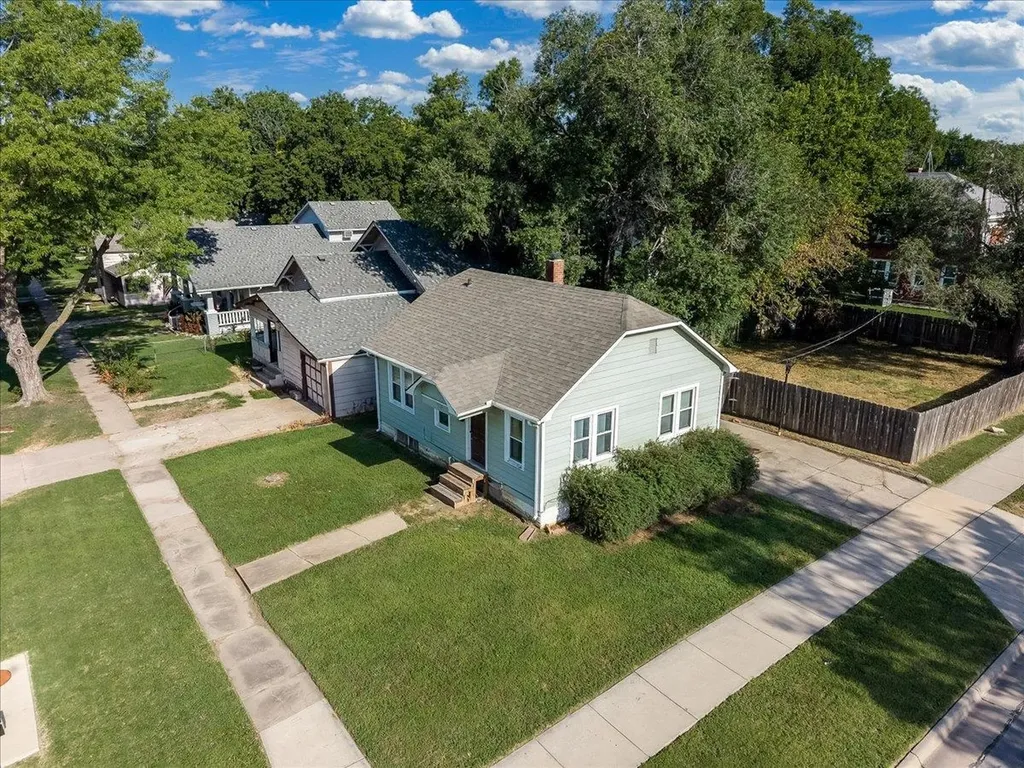 350 E Clark Avenue Augusta KS 67010