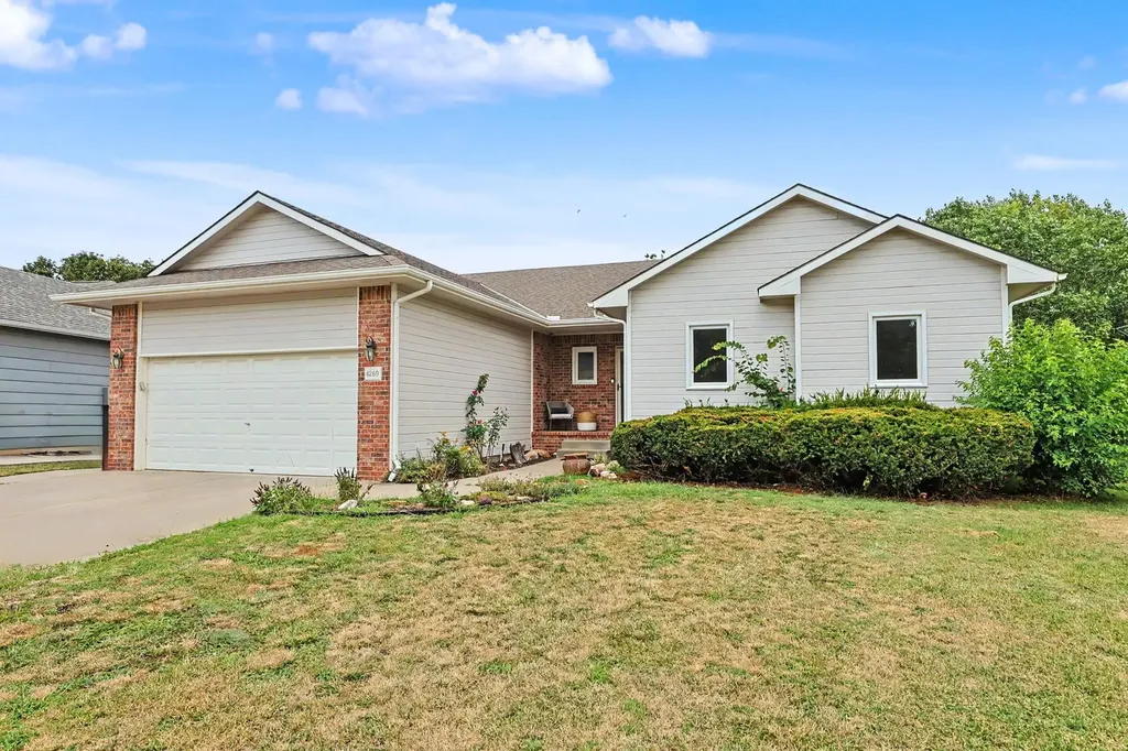 4260 N Rushwood Court Bel Aire KS 67226-1462