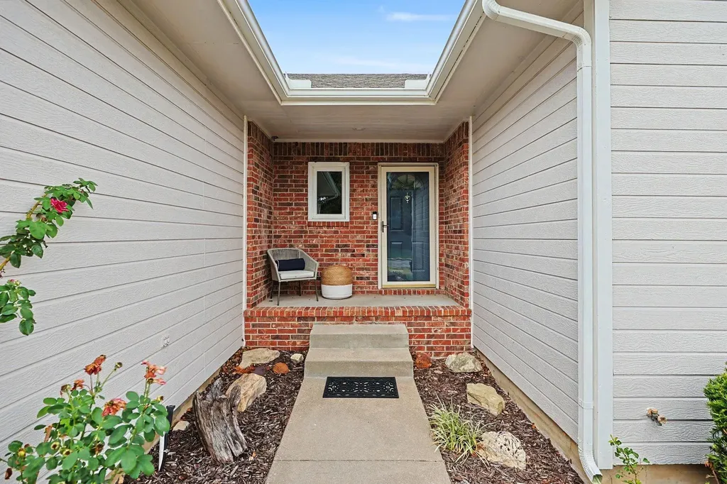4260 N Rushwood Court Bel Aire KS 67226-1462