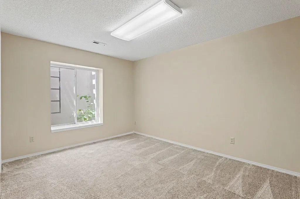 4260 N Rushwood Court Bel Aire KS 67226-1462