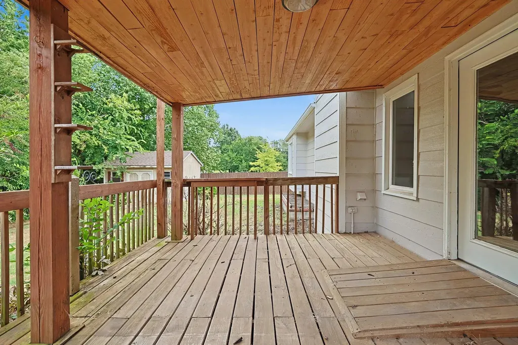 4260 N Rushwood Court Bel Aire KS 67226-1462