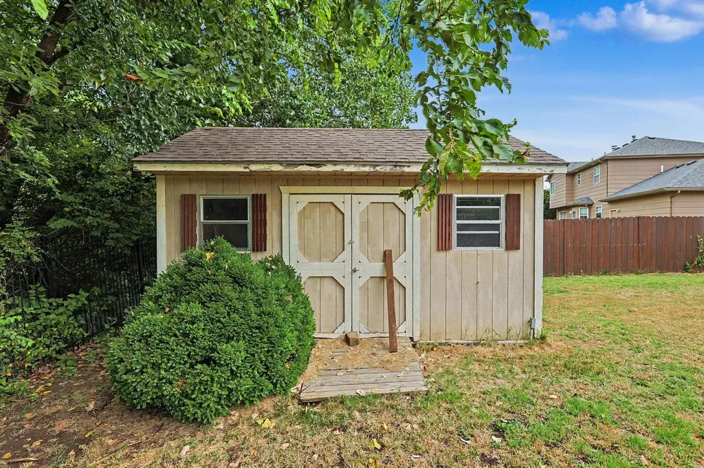 4260 N Rushwood Court Bel Aire KS 67226-1462