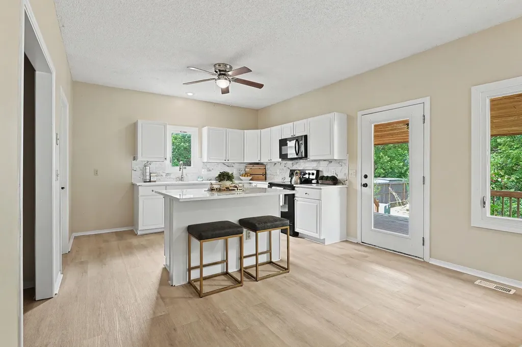 4260 N Rushwood Court Bel Aire KS 67226-1462