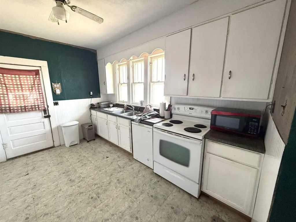 1003 N Springfield Avenue Anthony KS 67003