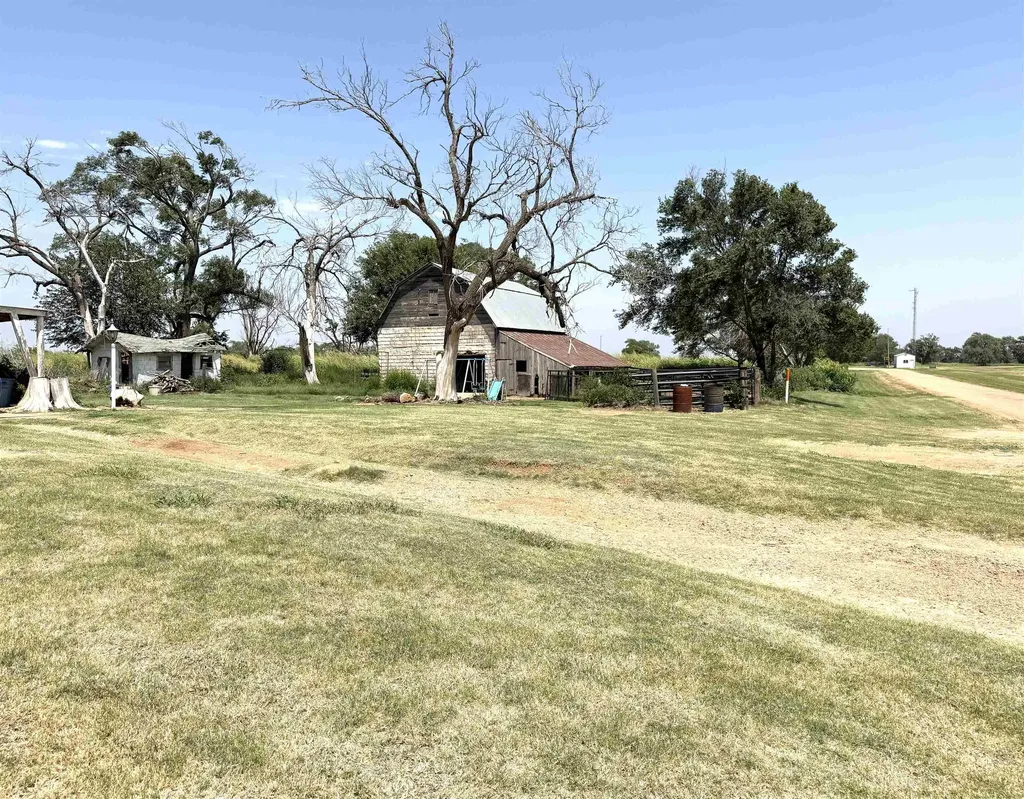 1003 N Springfield Avenue Anthony KS 67003