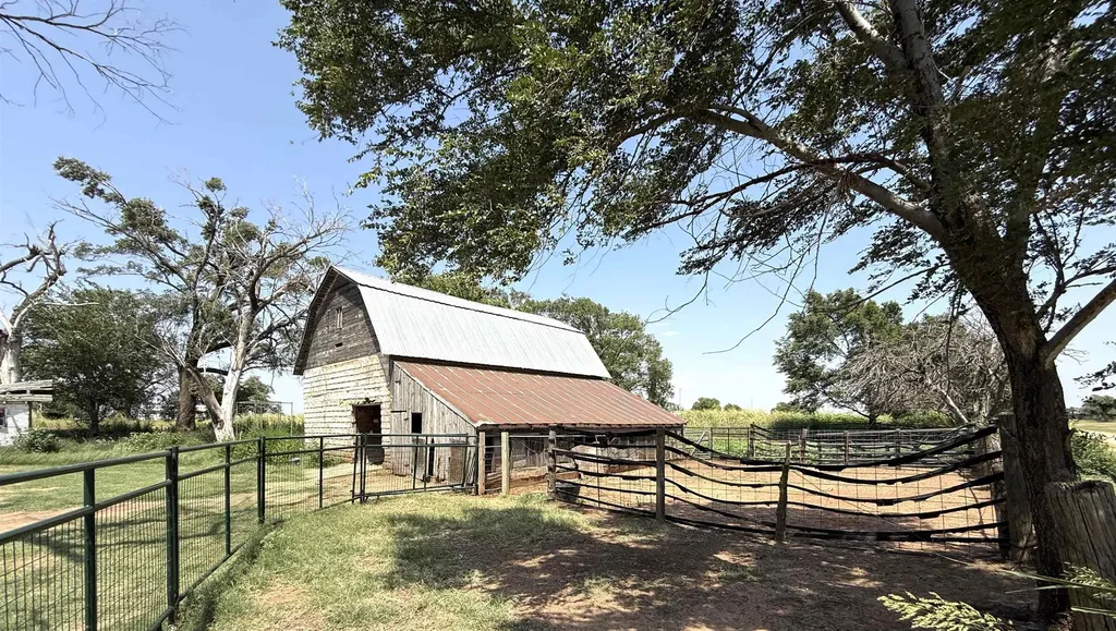 1003 N Springfield Avenue Anthony KS 67003