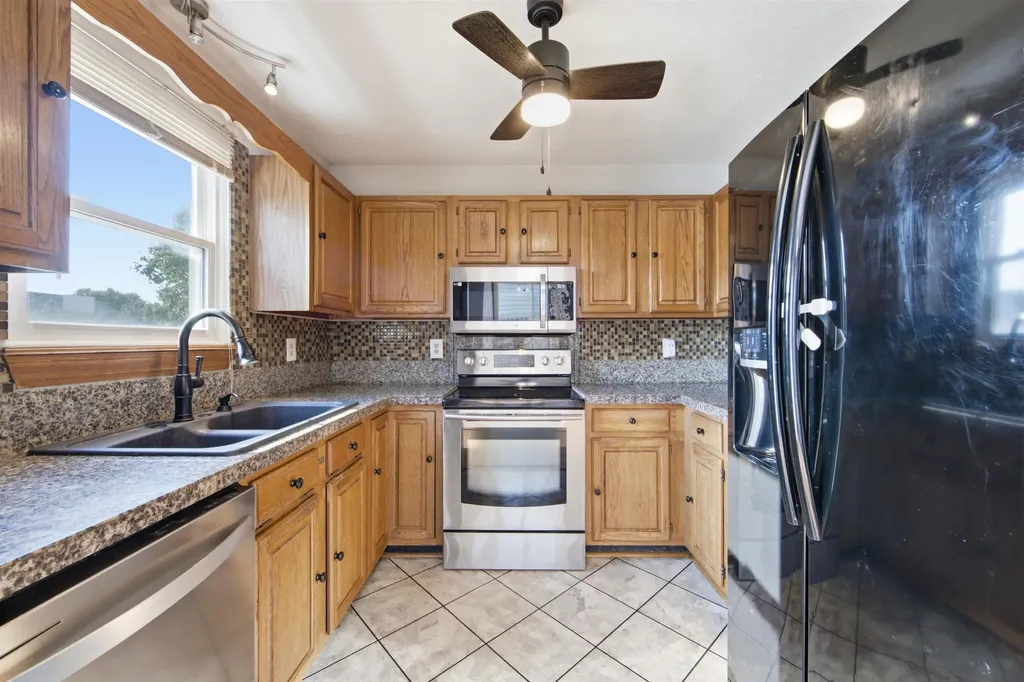 1209 N Morris Rose Hill KS 67133