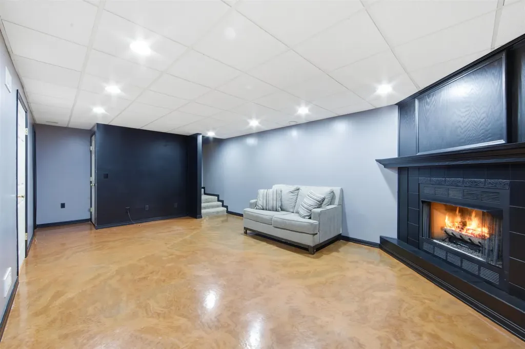 1209 N Morris Rose Hill KS 67133