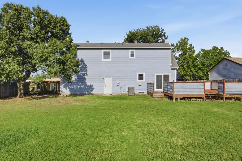 1209 N Morris Rose Hill KS 67133