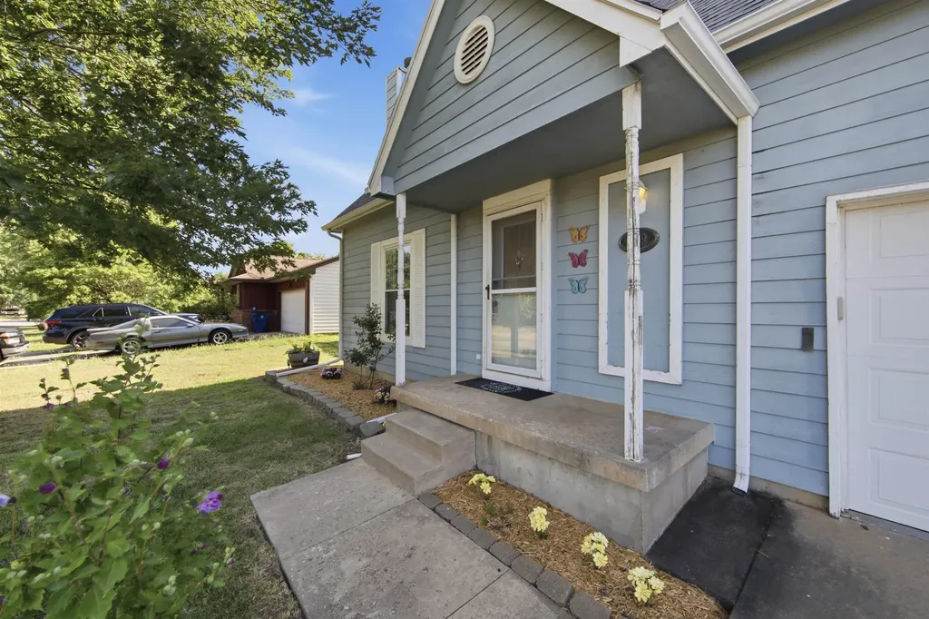 1209 N Morris Rose Hill KS 67133