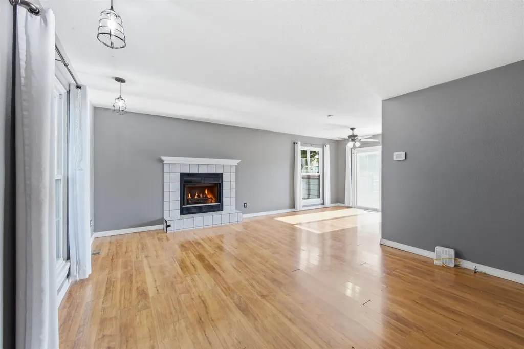 1209 N Morris Rose Hill KS 67133