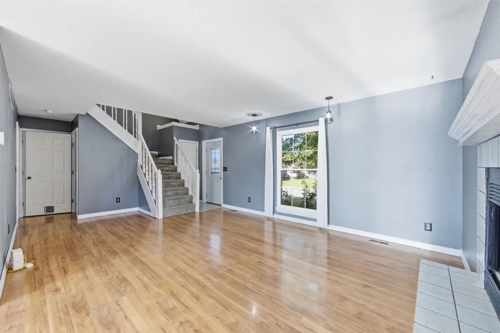 1209 N Morris Rose Hill KS 67133