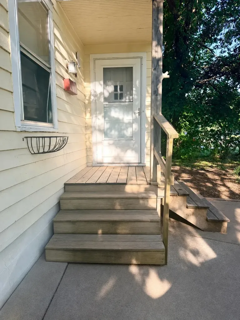 425 E 2nd Street Newton KS 67114