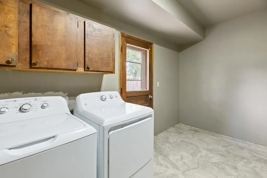 3327 S All Hallows Avenue Wichita KS 67217
