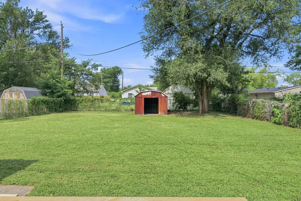 833 N Mccomas Avenue Wichita KS 67203