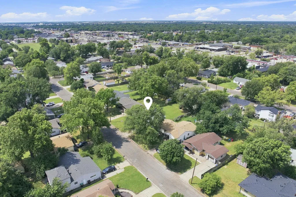833 N Mccomas Avenue Wichita KS 67203