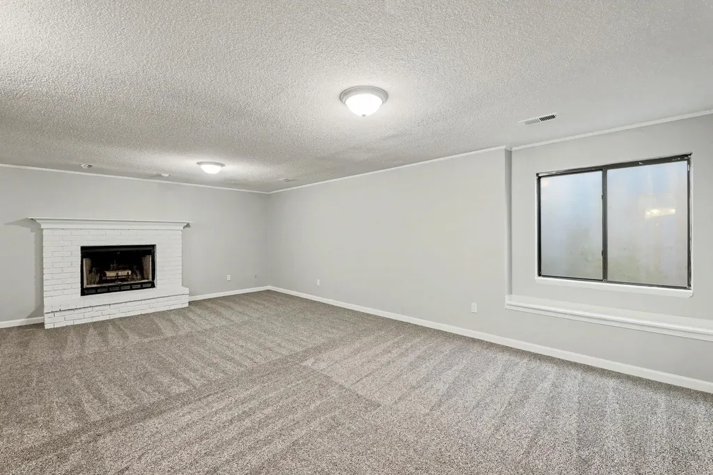 1813 N Pine Grove Street Wichita KS 67212